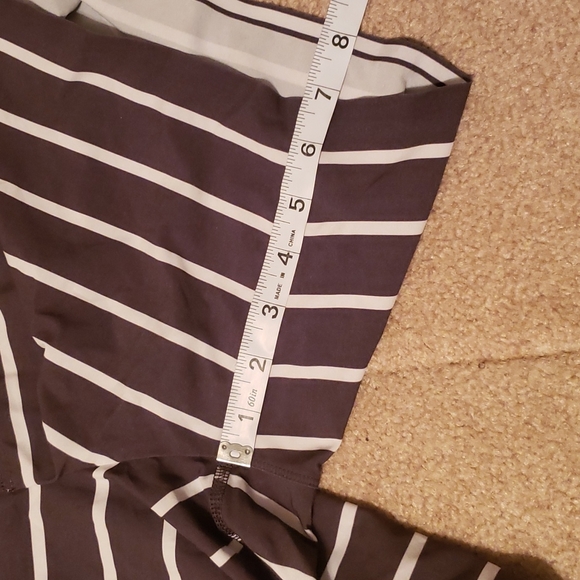 Lululemon Men's Liner Stripe Shorts - Picture 10 of 11